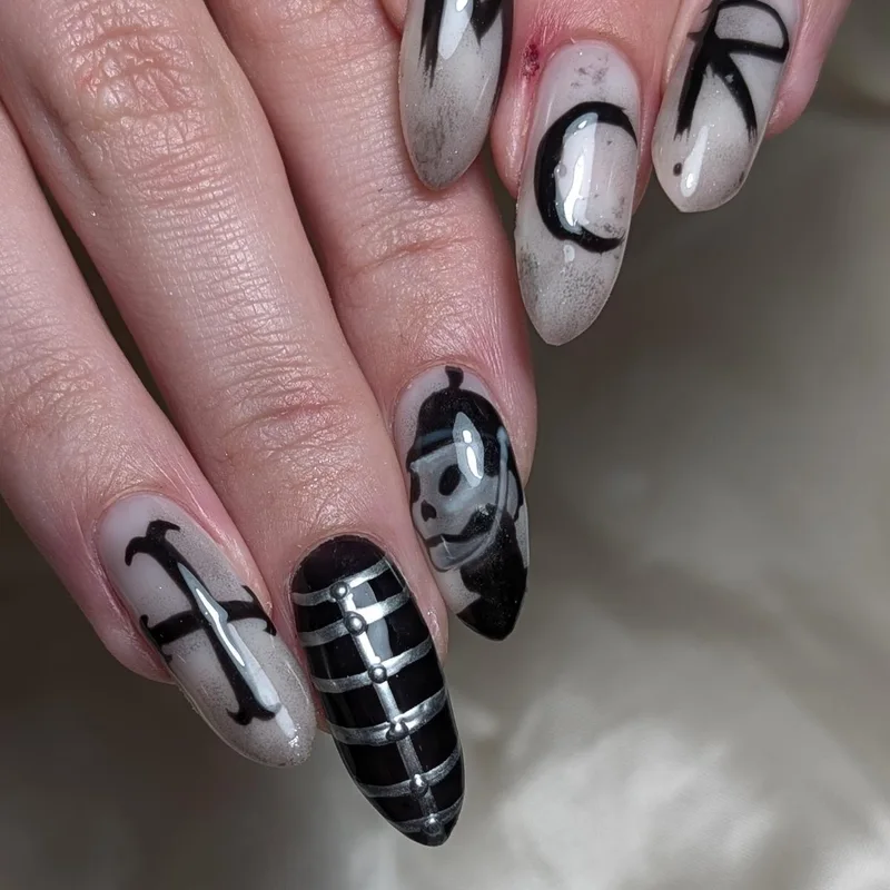 Maximal Nails at work